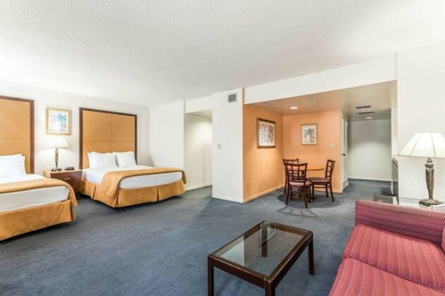 Rodeway Inn & Suites Miami - Photo3