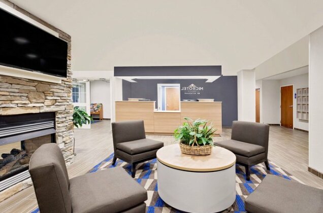 Microtel Inn & Suites by Wyndham Middletown - Photo3