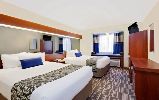 Microtel Inn & Suites by Wyndham Middletown - Photo5