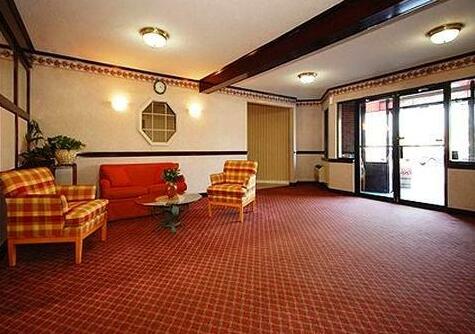 Ambassador Inn & Suites Middletown - Photo2