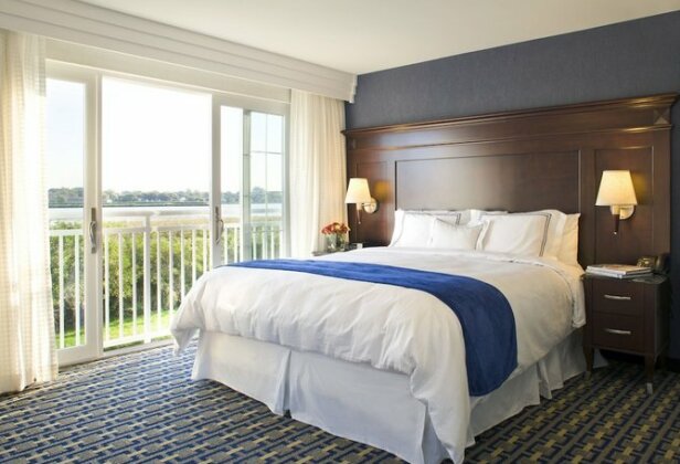 Newport Beach Hotel & Suites - Photo4