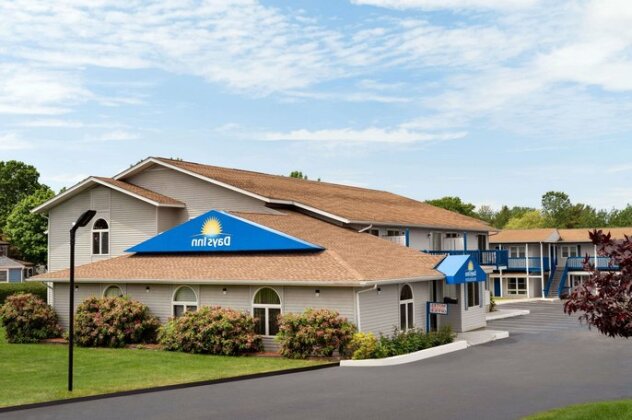 Travelodge by Wyndham Middletown Newport Area - Photo4