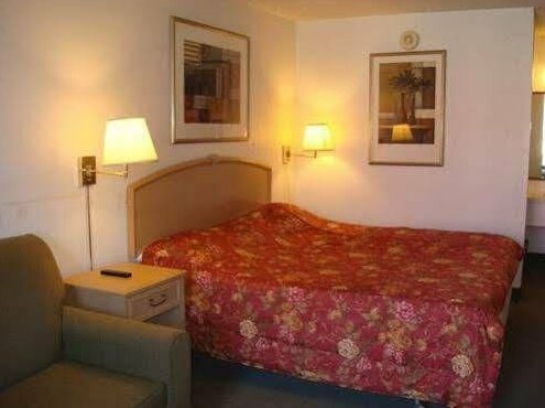 Holiday Inn Hotel & Suites Midland West - Photo2