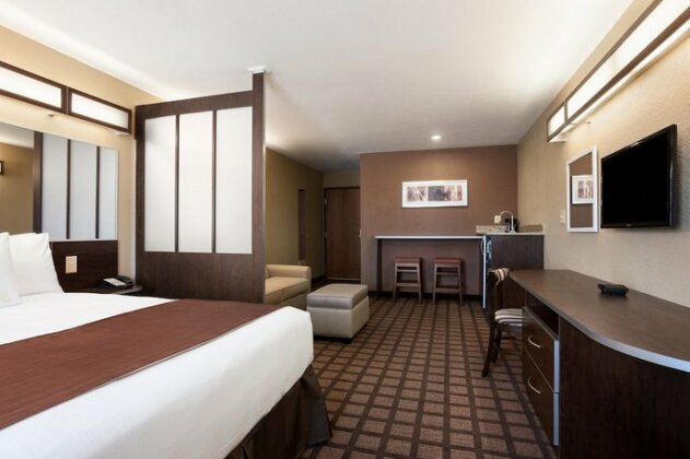 Microtel Inn & Suites by Wyndham - Photo2