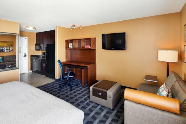 TownePlace Suites by Marriott Midland - Photo5