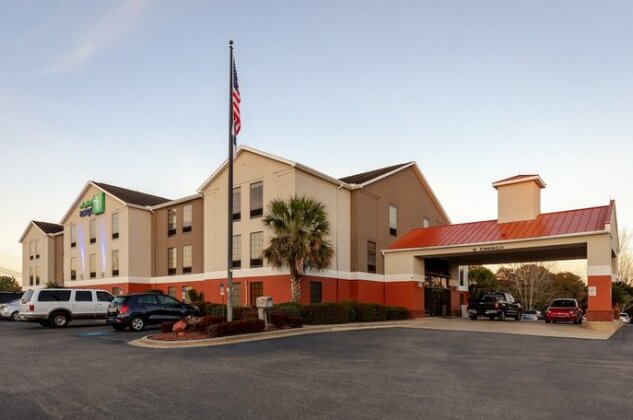 Holiday Inn Express & Suites Milton East I-10 - Photo2