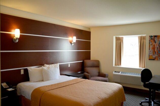 Days Inn & Suites by Wyndham Milwaukee - Photo5