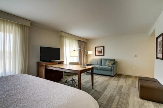 Hampton Inn & Suites Milwaukee West - Photo2