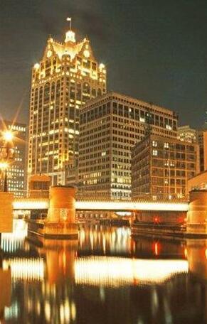 Staybridge Suites Milwaukee - Photo3