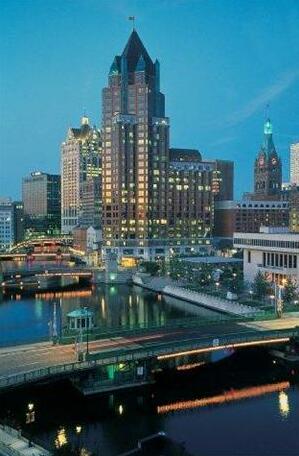 Staybridge Suites Milwaukee - Photo4