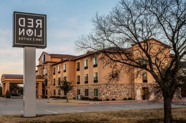 Red Lion Inn & Suites Mineral Wells - Photo4