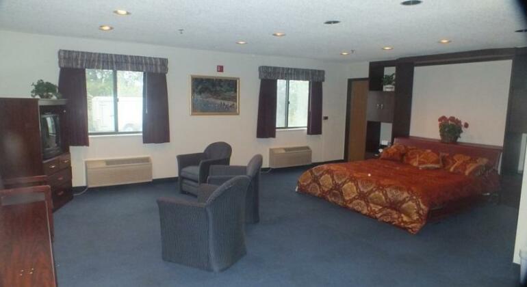Quality Express Inn & Suites - Photo3