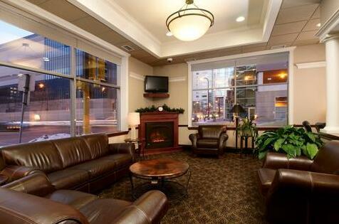 Holiday Inn Express Hotel & Suites Minneapolis-Downtown Convention Center - Photo5