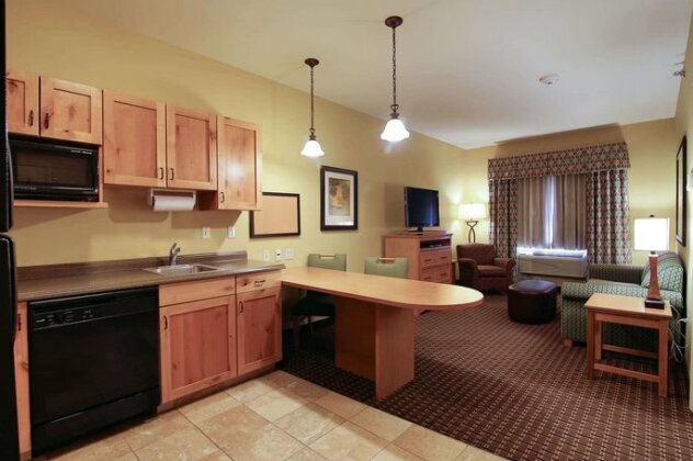 Hawthorn Suites by Wyndham Minot - Photo2