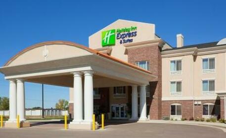 Holiday Inn Express & Suites South Minot