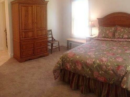Tangren House Luxury Inn Moab Room 4 - Photo5