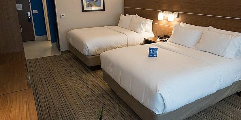 Holiday Inn Express & Suites Orland Park - Mokena - Photo3