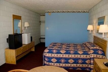 Country Host Motel - Photo3