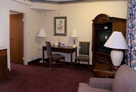 Rodeway Inn & Suites and Conference Center - Photo4