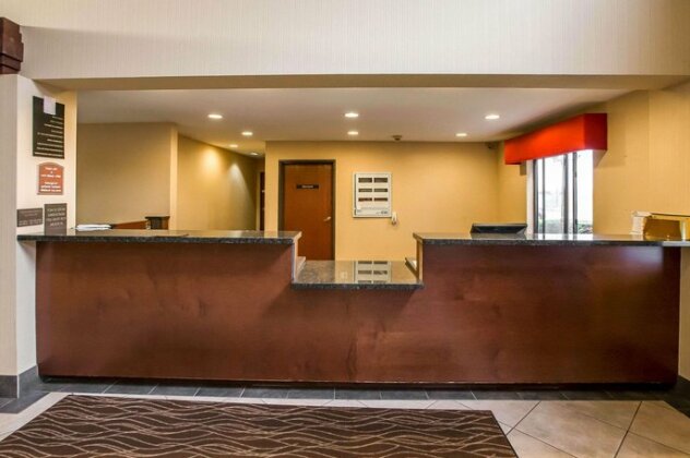 Econo Lodge Inn & Suites Monroe - Photo3