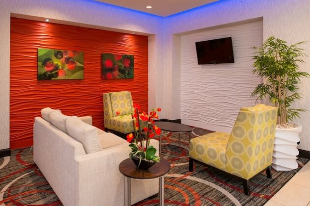 Holiday Inn Express & Suites Monroe Monroe - Photo4