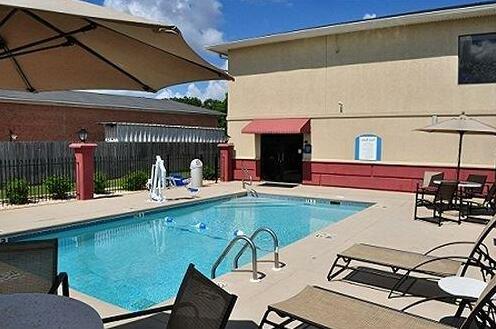 Country Inn & Suites by Radisson Monroeville AL - Photo2