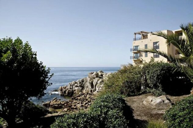 Monterey Bay Inn - Photo2