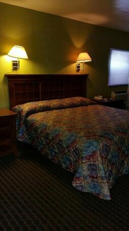 Capitol Inn and Suites - Photo2