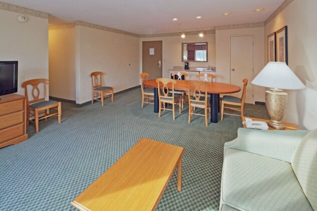 Country Inn & Suites by Radisson Montgomery East AL - Photo3