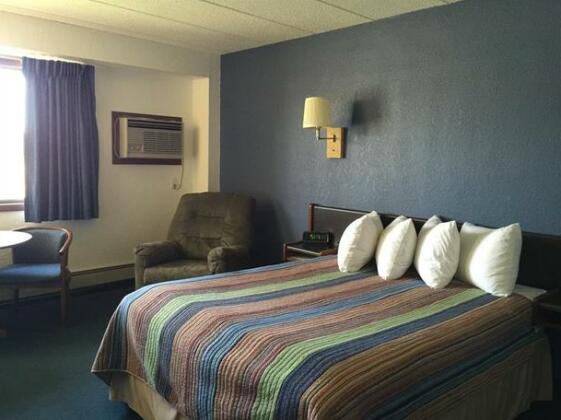 AmericInn Motel - Monticello - Photo5