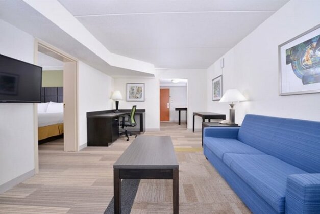 Holiday Inn Express Hotel & Suites Mooresville - Lake Norman - Photo5