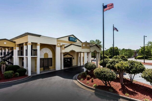 Quality Inn & Suites Mooresville-Lake Norman - Photo3