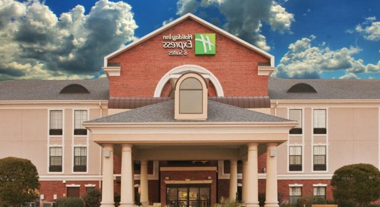 Holiday Inn Express Hotel & Suites Morehead Cty - Photo2