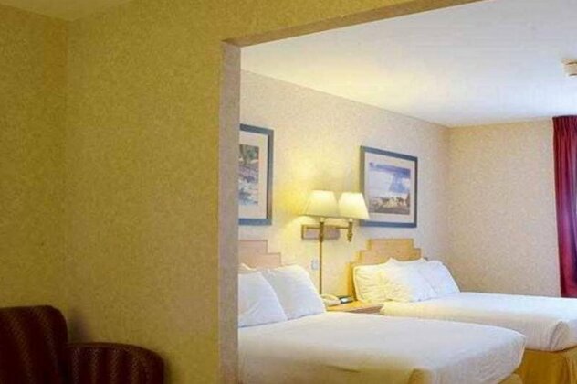 Holiday Inn Express Moriarty - Photo3
