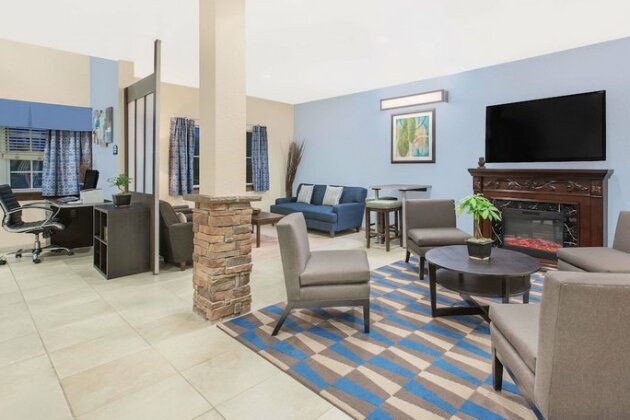 Microtel Inn & Suites by Wyndham Waynesburg - Photo3
