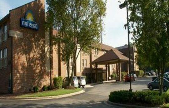 Days Inn by Wyndham Raleigh-Airport-Research Triangle Park - Photo4