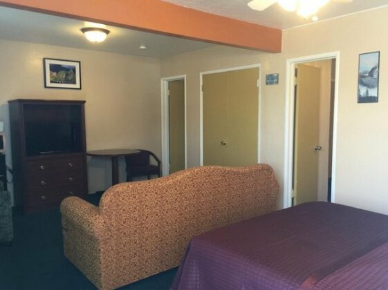 Holland Inn and Suites - Photo3