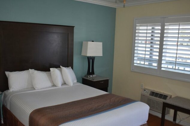 Rockview Inn and Suites - Photo2