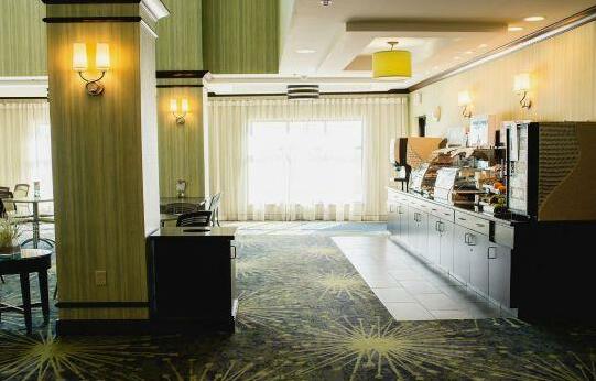 Holiday Inn Express & Suites Morton Peoria Area - Photo5