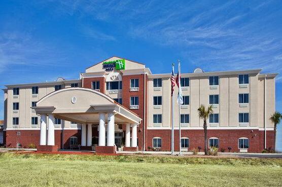 Holiday Inn Express & Suites Moultrie