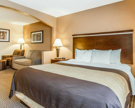 Quality Inn & Suites Mount Pleasant - Photo2