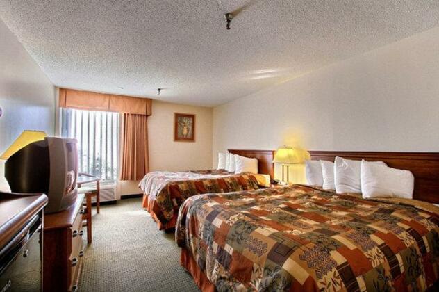 Days Inn & Suites by Wyndham Mt Pleasant - Photo5