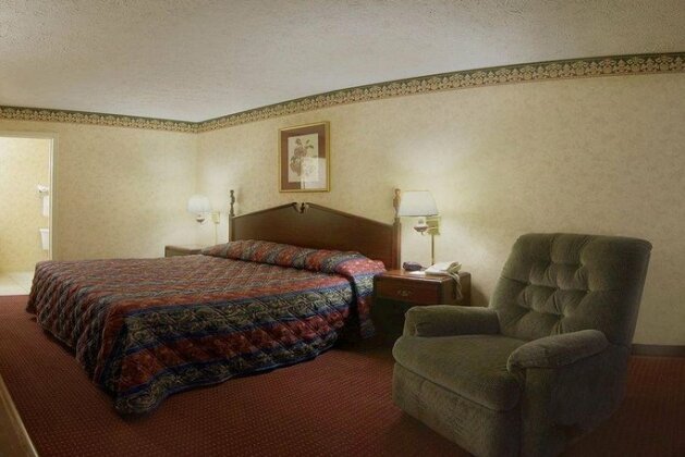 Americas Best Value Inn & Suites Mt Pleasant - Photo5