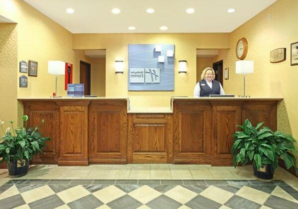 Holiday Inn Express Hotels & Suites Mountain Home - Photo3