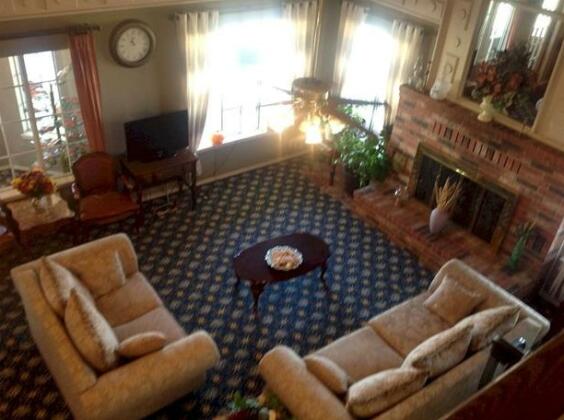 Heritage House Inn - Photo3