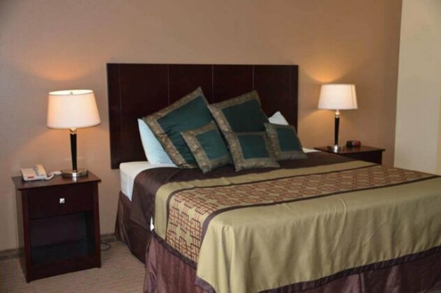 Irish Inn and Suites - Photo3