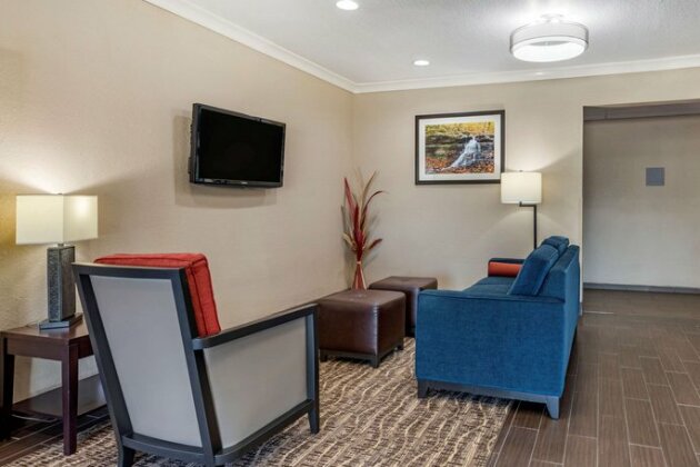 Comfort Inn & Suites Muncie - Photo4