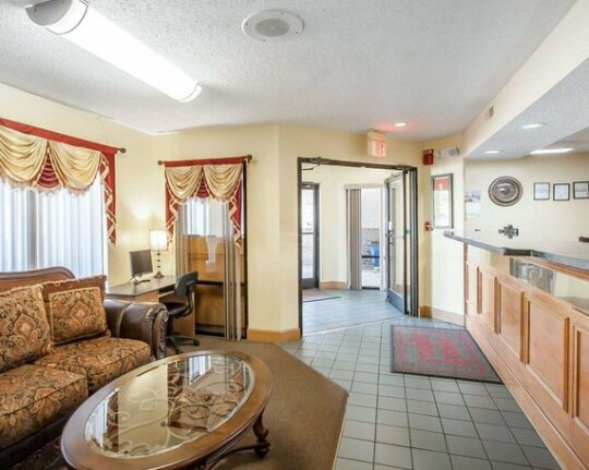 Econo Lodge Inn & Suites Murfreesboro - Photo5