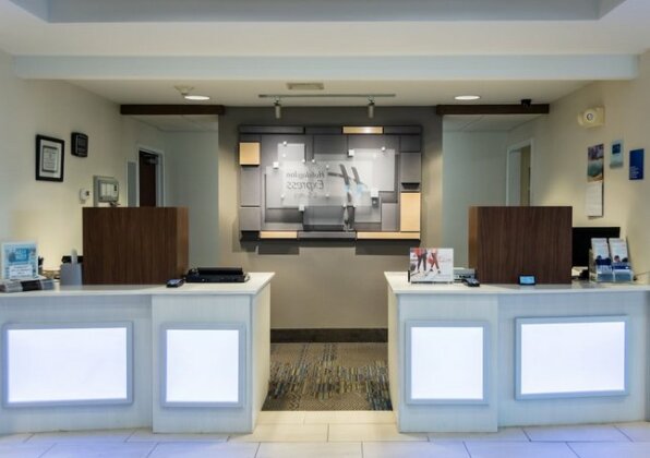 Holiday Inn Express Hotel & Suites Muskogee - Photo3