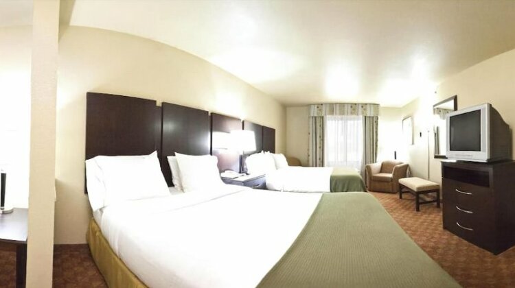 Holiday Inn Express Hotel & Suites Muskogee - Photo4